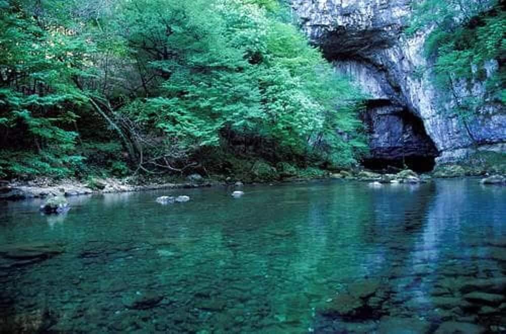 Grotte di Oliero e Castello di Thiene